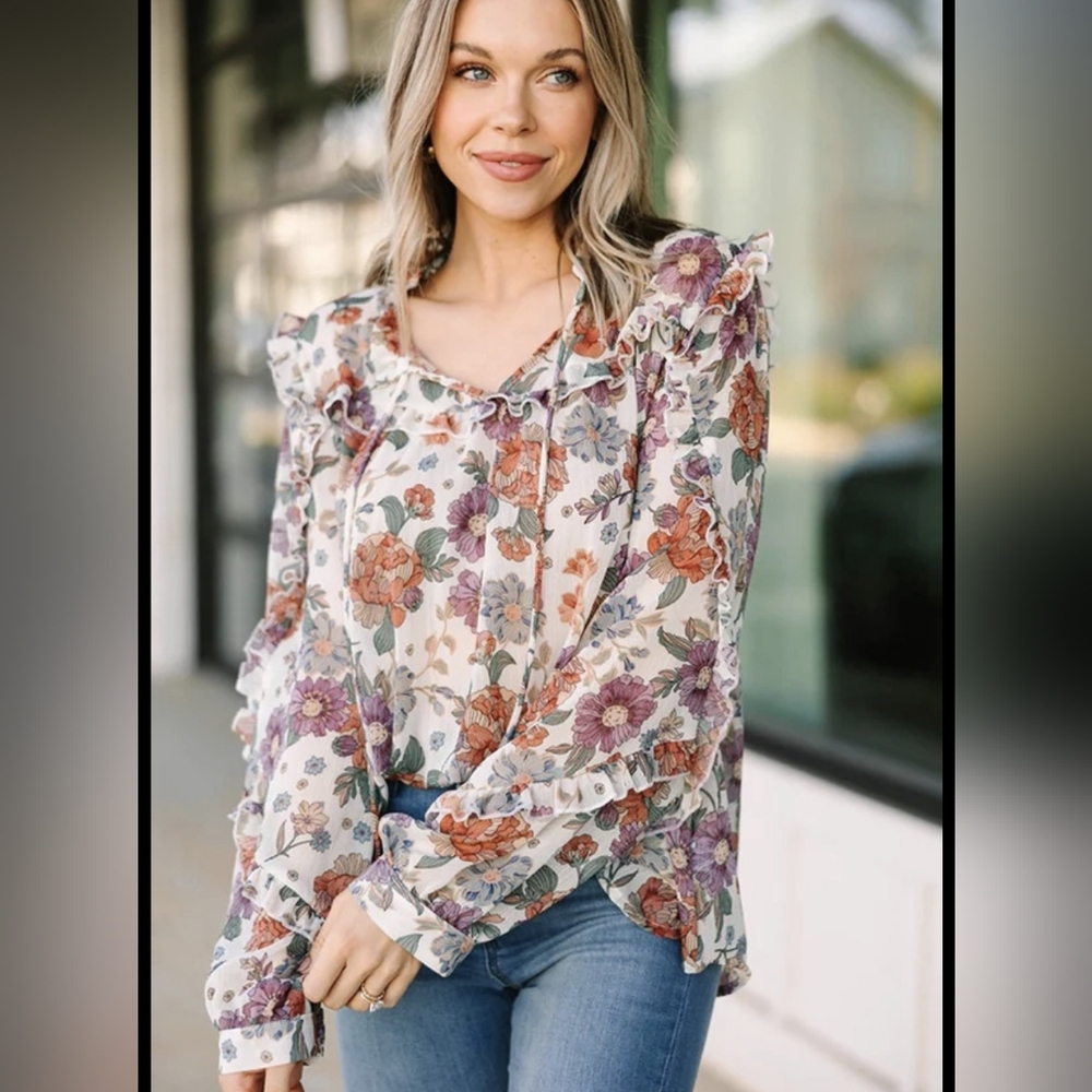 Cream white floral blouse mediumlighweight fall flowfy bussines casual boho ruff